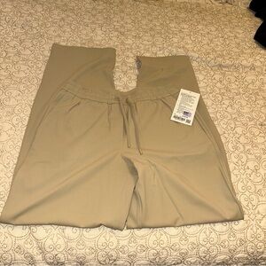 Lulu Straight Leg Pant